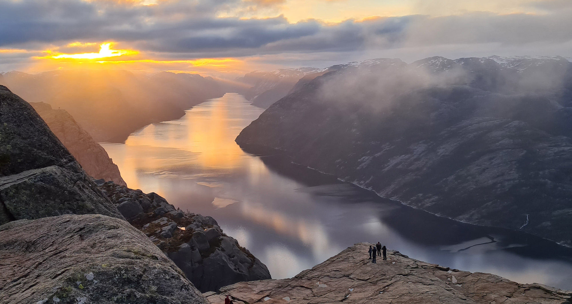 Prekestolen ved soloppgang